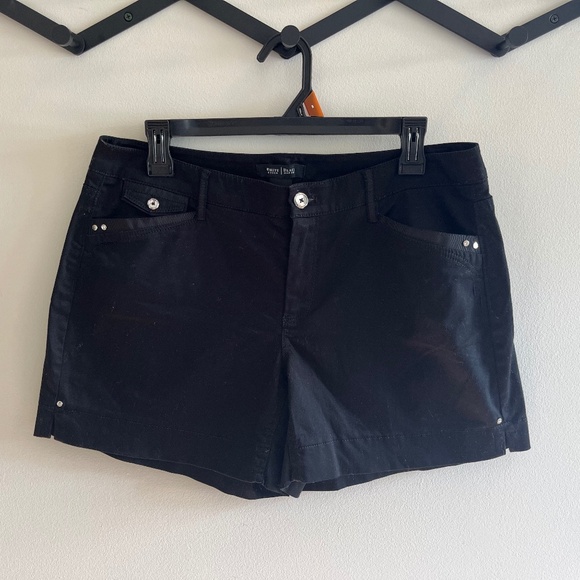 WHITE HOUSE BLACK MARKET | Shorts, size 8 - Picture 1 of 2